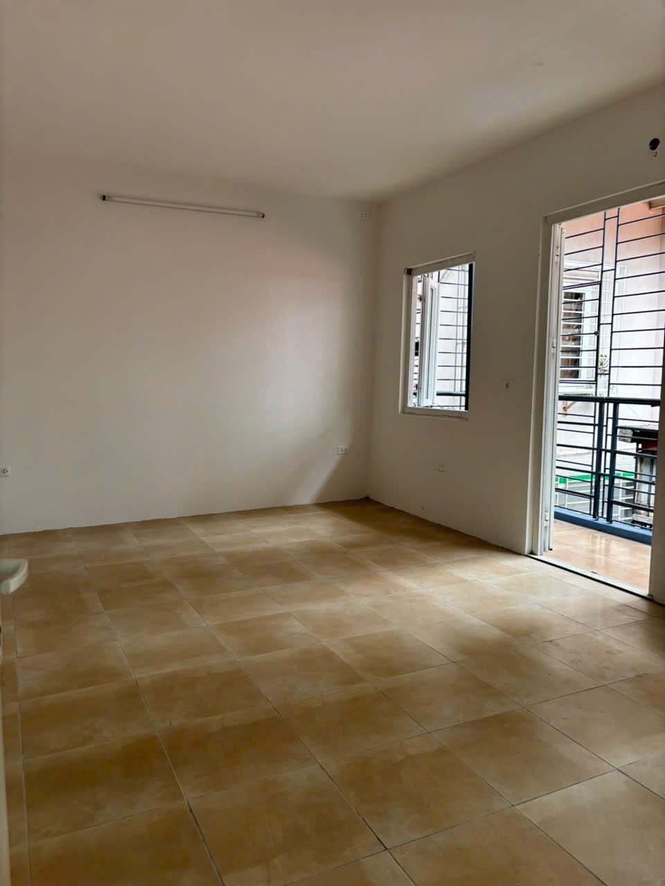 Cho thuê nhà ngõ Bà Triệu, Hai Bà Trưng 3 tầng x 35m2, 2 ngủ, 2 vệ sinh, 13 Triệu - Ảnh 1